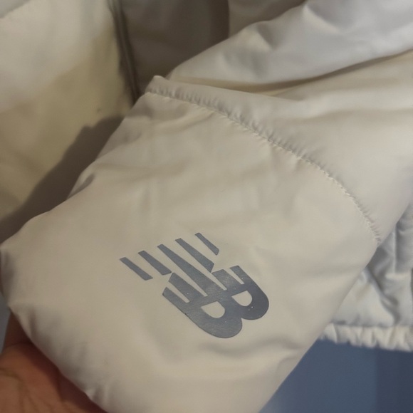 New Balance puffer Jacket - Picture 3 of 4